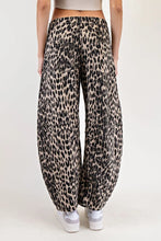 Load image into Gallery viewer, Leopard Barrel Jeans
