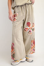 Load image into Gallery viewer, Flower Patch Pants
