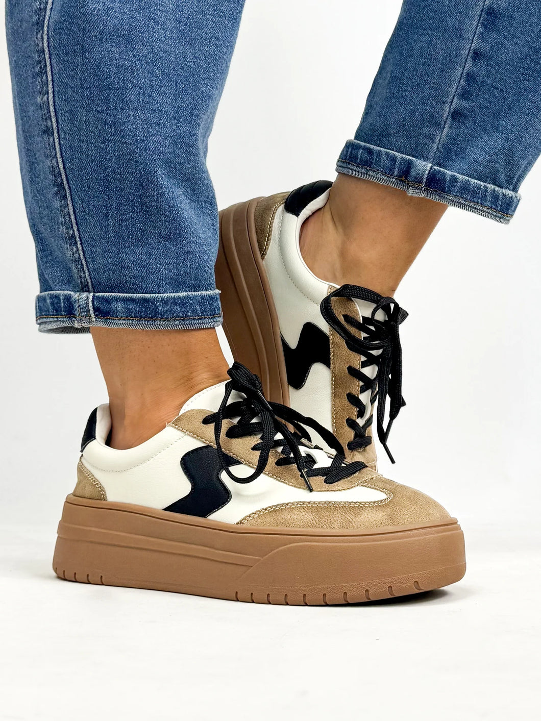 Pop Off Sneaker