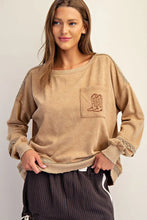 Load image into Gallery viewer, Boot Detail Long Sleeve
