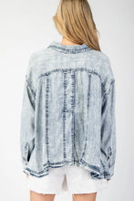 Load image into Gallery viewer, Denim Cropped Botton Down
