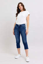 Load image into Gallery viewer, Judy Blue Capri
