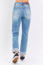 Load image into Gallery viewer, Pocket Destroyed Boyfriend Jean
