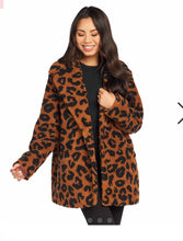 Load image into Gallery viewer, Debbie Leopard Sherpa Coat
