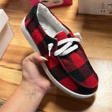 Load image into Gallery viewer, Riley Plaid Lined Shoe
